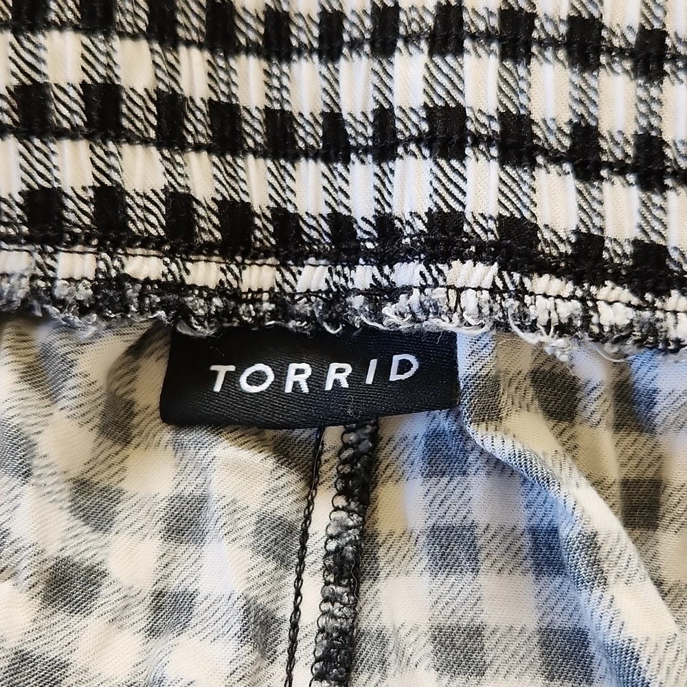 Torrid 4X Black White Gingham Print Wide Leg Elastic Back Pockets Cropped Pants